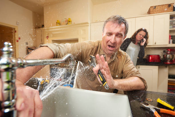 Best 24/7 water damage repair  in Tokeneke, CT